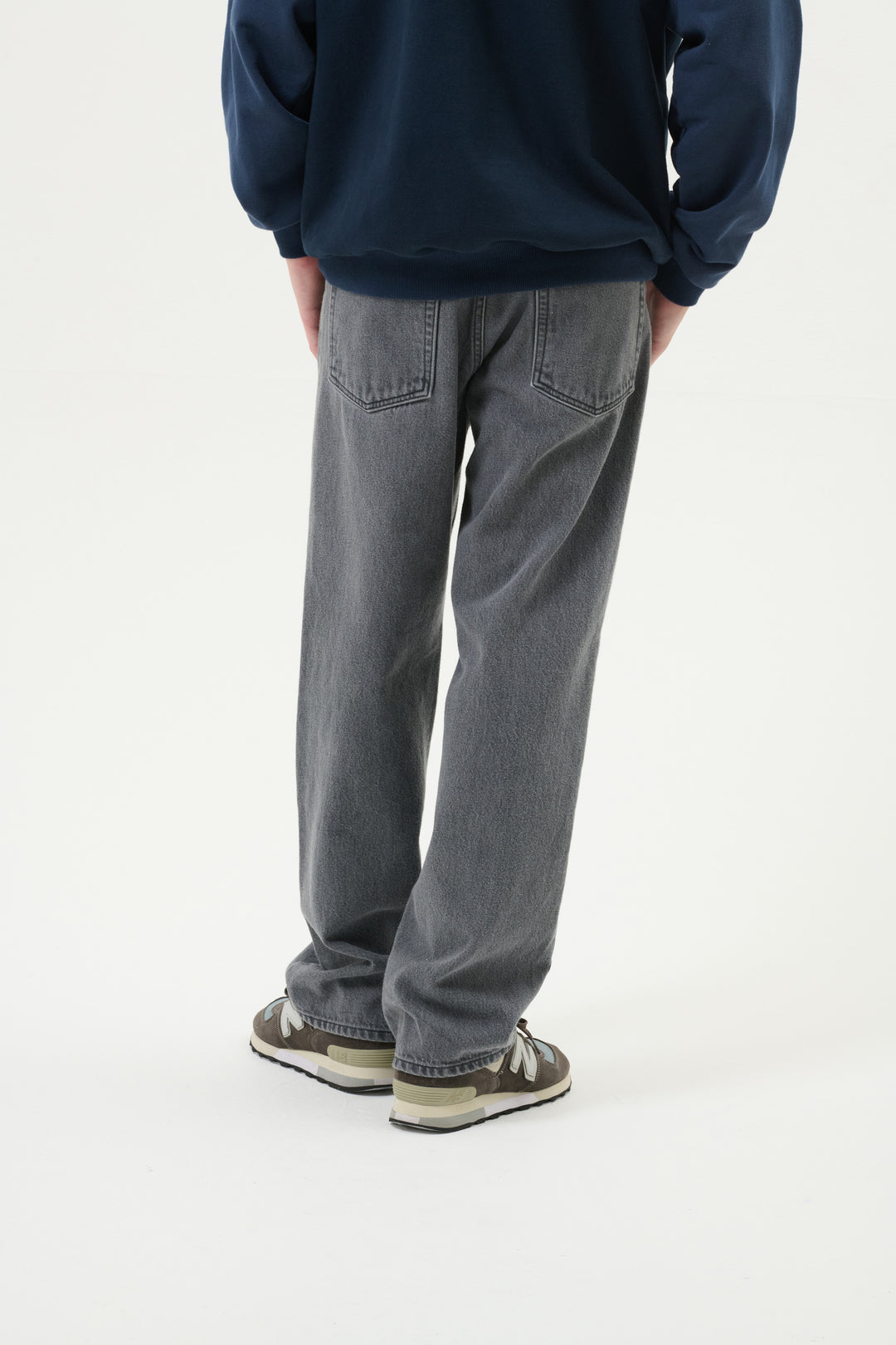 Standard Jean Bleach Dyed - Grey